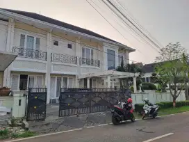 KOMPLEK ELITE !!!  RUMAH MEWAH + KOLAM RENANG DI DUREN SAWIT