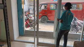 Pasang Kusen Alumuniu + Pintu + Jendela + Partisi Gypsum