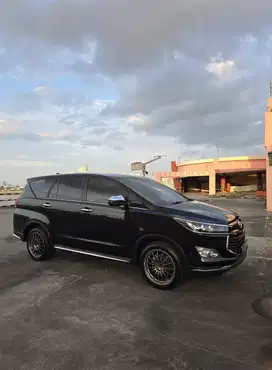 innova venturer diesel matic 2019 Hitam