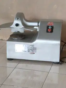 Alat buat bakso tiga tiganya 17 juta aja