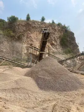 Batu Split Berbagai Ukuran Siap Suplai