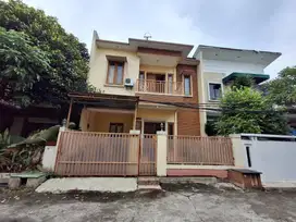 Dijual Rumah 3 Lantai Minimalis dalam Komplek di Pondok Melati Bekasi