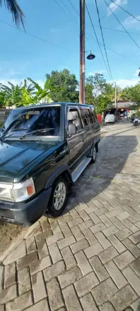 Di jual mobil kijang super astra