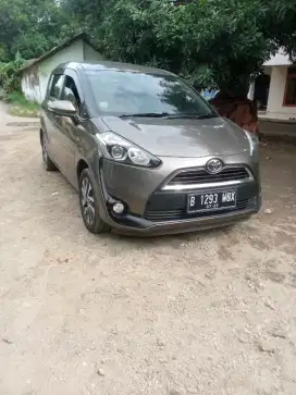 Sienta V 2017 dijual