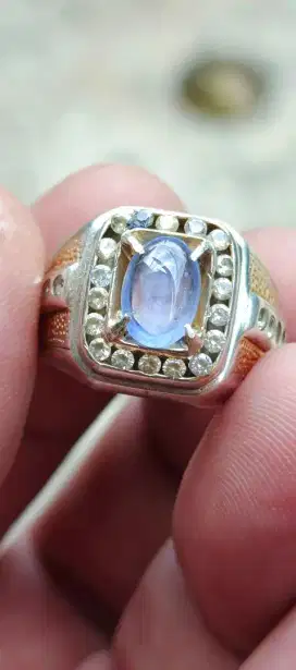 Blue safir cabochon bersih cakep