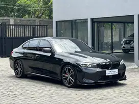 BMW 330i Nik 2023 Boleh TT mbl thn 2022