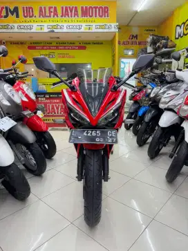 UM 500rb ^ Honda CBR 150R thn 2017