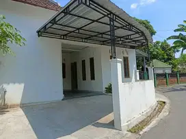 Rumah Disewakan Murah Dekat Jalan Raya