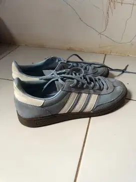 Sepatu Adidas spezial