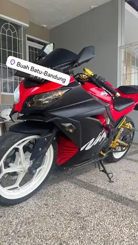 Kawasaki ninja 250 fi 2015 merah 2 silinder