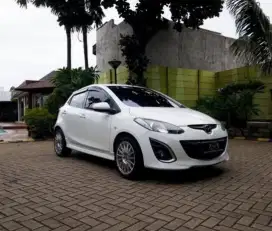 Jual cepat mazda 2 R 2011 Matic