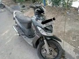Yamaha Mio hitam