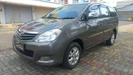 Toyota Kijang Innova 2011 Bensin