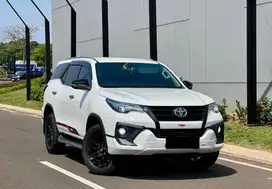 Dijual Cepat !! Toyota Fortuner VRZ TRD DSL 2.4 AT 2018