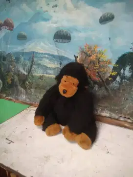 Boneka monyet kondisi baik