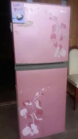 Kulkas Sharp Sakura 2 Pintu Mulus