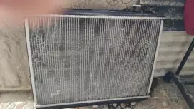 Radiator barangkali ada yg membutuhkan Buat Ford Everest TDI