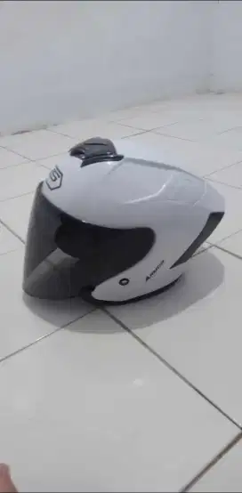 Helm.bekas rasa baru bru beli 1 minggu kekecilan uk L