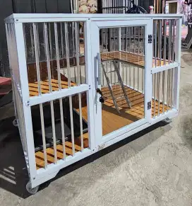 Kandang kucing kaca