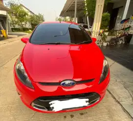 Ford Fiesta 1.6 S warna Merah cool terawat