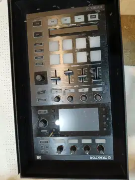 Jual murah Native Intrument Traktor Kontrol D2 Dj controller