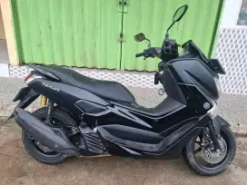 Yamaha Nmax hitam