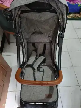 STROLLER MERK ESMIO BABYDOES