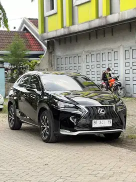 TOYOTA LEXUS NX200 F SPORT A/T HITAM 2015 INNOVA CX-5 PAJERO FORTUNER