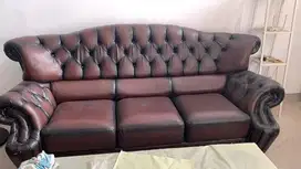 Sofa kulit coklat