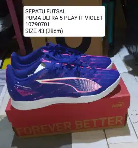 sepatu futsal puma ultra 5 play it violet ukuran 43