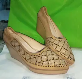 SEPATU WEDGES Segala Acara