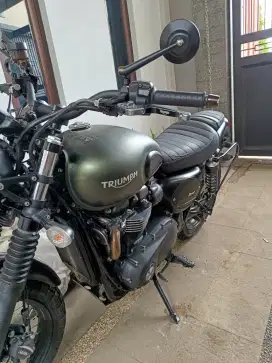 Triumph Street Scrambler Full Paper, Mulus