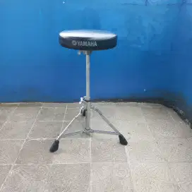 Kursi drum Yamaha