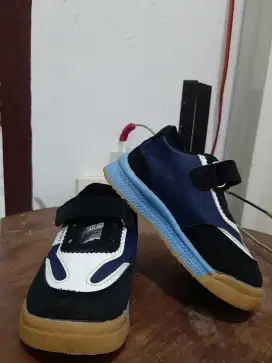 Jual sepatu anak umur 1 sampai 2 tahunan