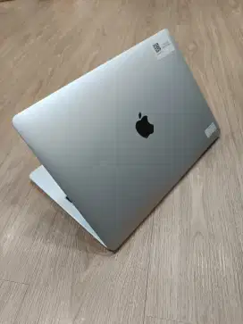 Macbook Pro 2019 16/512 GB i7