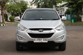 Hyundai Tucson 2.0 XG Bensin AT Panoramic Sunroof Silver 2013