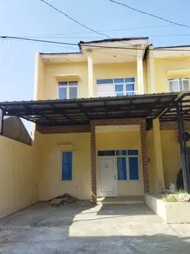 Rumah di jual 2 lantai bonus pintu Per-kamar