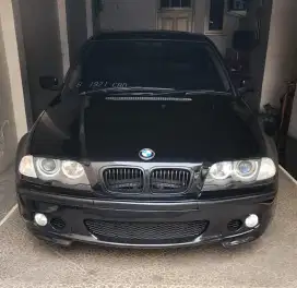 BMW 318i 2001 Hitam