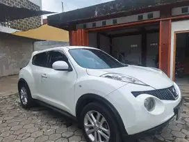 Dijual: NISSAN JUKE RX A/T 1.5 CVT TAHUN 2012 WARNA PUTIH