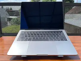 Laptop Macbook Pro 13 inch 128GB 2019 (Pribadi)