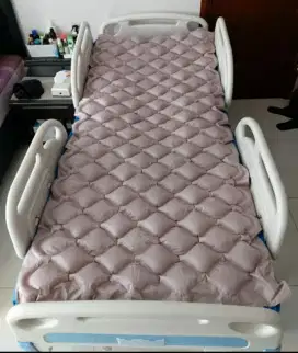 Ranjang pasien rumah sakit