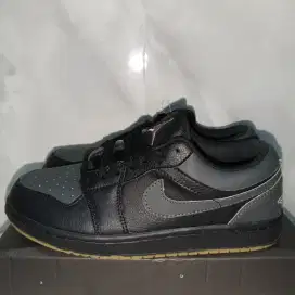 Sepatu Air Jordan 1 Low