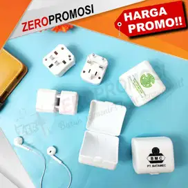 Universal Travel Adaptor UAR01 untuk souvenir kantor