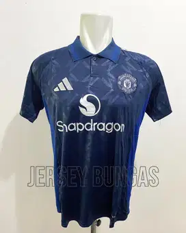 Jersey baju bola MU