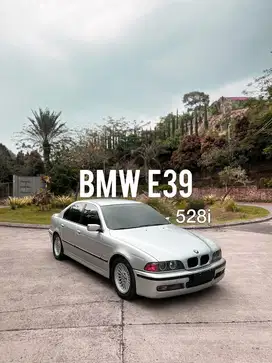 BMW 528i 2000 Bensin