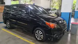 Kijang Innova G Lux  MT 2.0 Bensin 2015