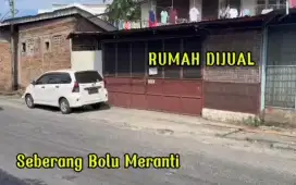 Rumah SHM sangat cocok usaha Oleh Oleh Khas Medan (Depan Bolu Meranti)