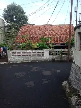 Rumah di komplek Di Depsos Pesanggrahan