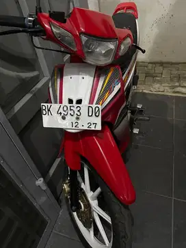 Yamaha f1zr merah