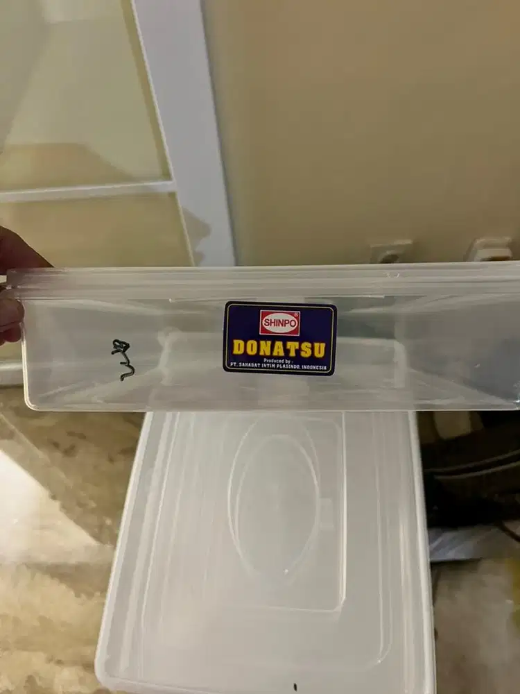 Kotak Plastik Penyimpan Donat, Shinpo